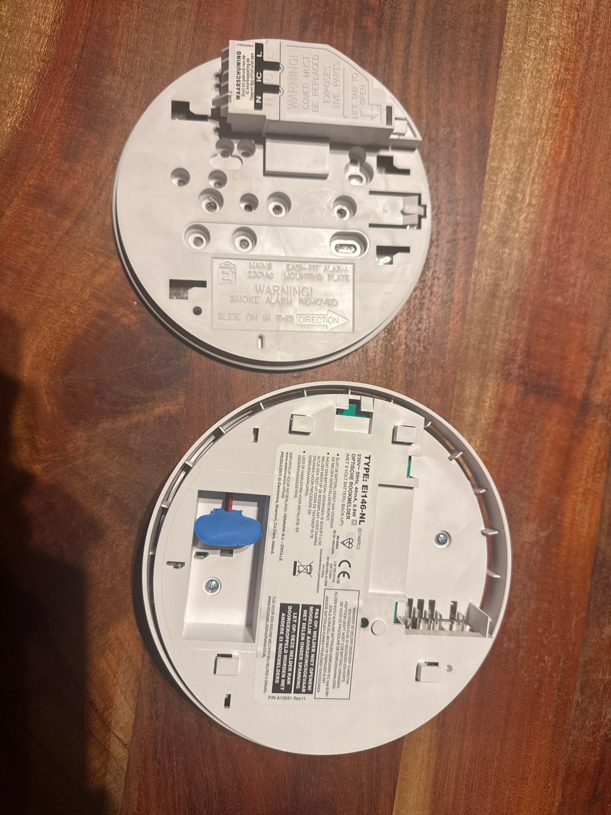 Rookmelder Ei146-NL Optisch, 230V met batterij backup, Ophalen of Verzenden, Gebruikt, Detector, Sensor of Melder, Rook