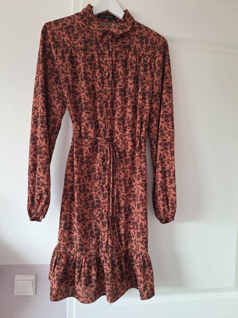 Mooi bruin gebloemd jurkje van Lofty Manner maat L!, Kleding | Dames, Jurken, Bruin, Lofty Manner, Maat 42/44 (L), Ophalen of Verzenden