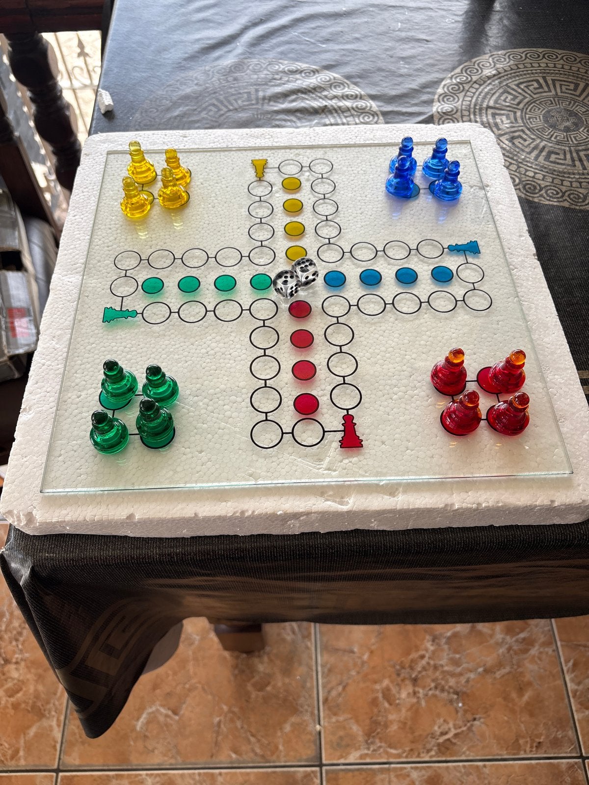 Glazen Mens Erger Je Niet Bordspel, Drie of vier spelers, Ophalen of Verzenden, Zo goed als nieuw