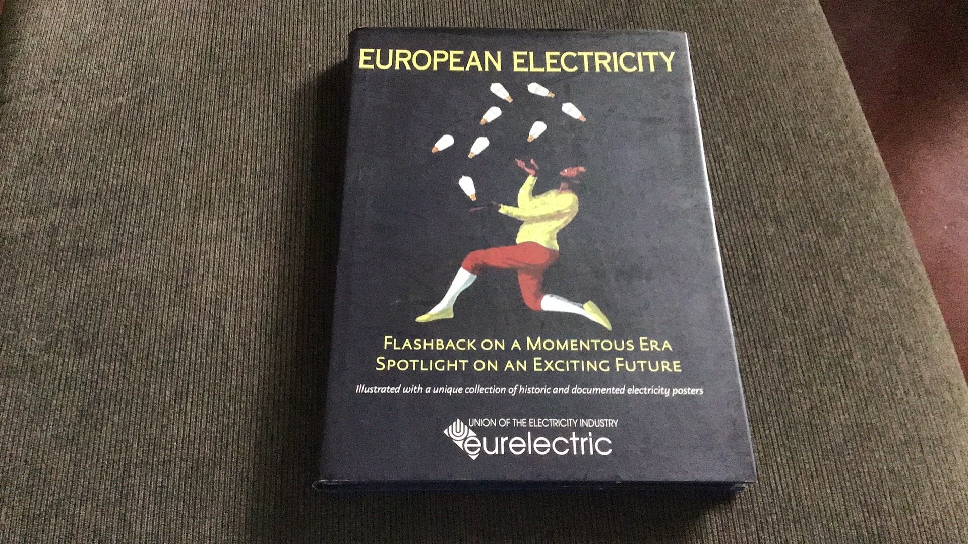 European Electricity, Ophalen of Verzenden, Zo goed als nieuw