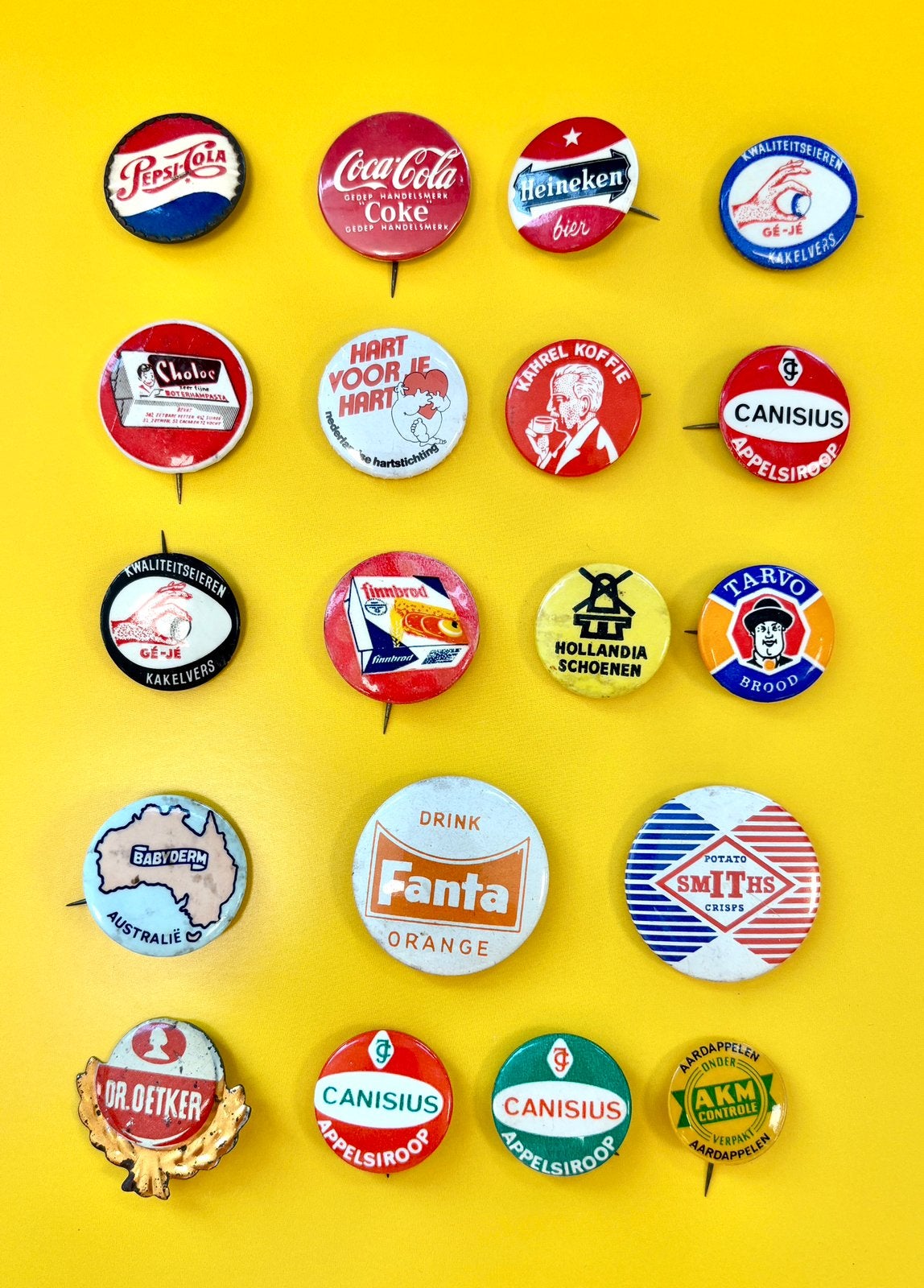 Verzameling van 38 buttons o.a. Pepsi, Coca Cola, Heineken, Ophalen of Verzenden, Gebruikt, Merk, Button