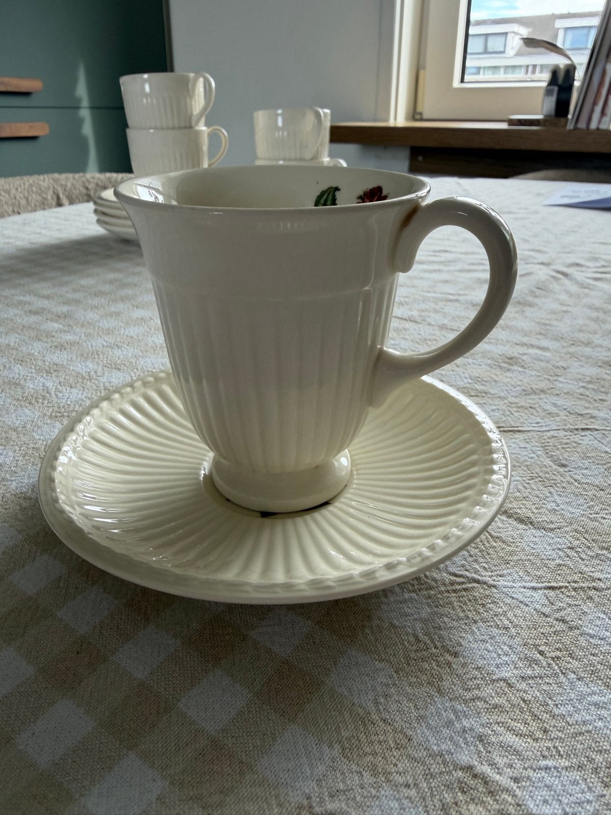 Wedgwood Moss Rose kop en schotel - nieuwstaat, Ophalen