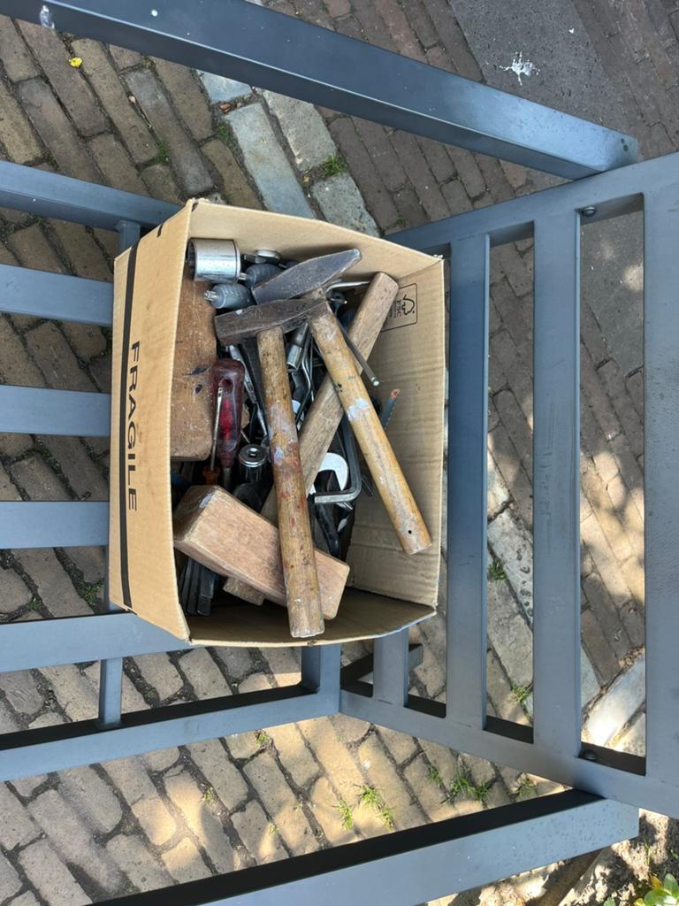 Doos gevuld met allerlei gereedschap, Doe-het-zelf en Verbouw, Gereedschap | Handgereedschap, Ophalen, Gebruikt