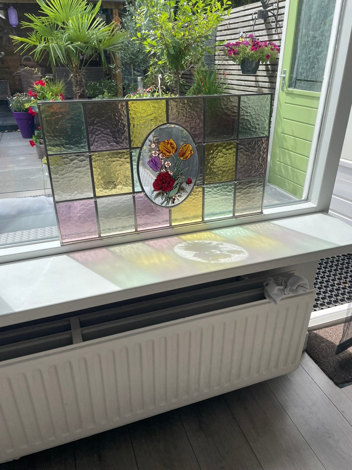 2 fraaie glas-in-lood panelen met bloemmotief, Ophalen, Gevelraam of Ruit, Minder dan 80 cm, Zo goed als nieuw