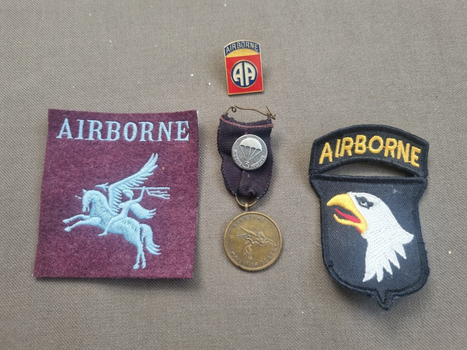 emblemen AIRBORNE, Ophalen of Verzenden, Landmacht, Amerika, Embleem of Badge