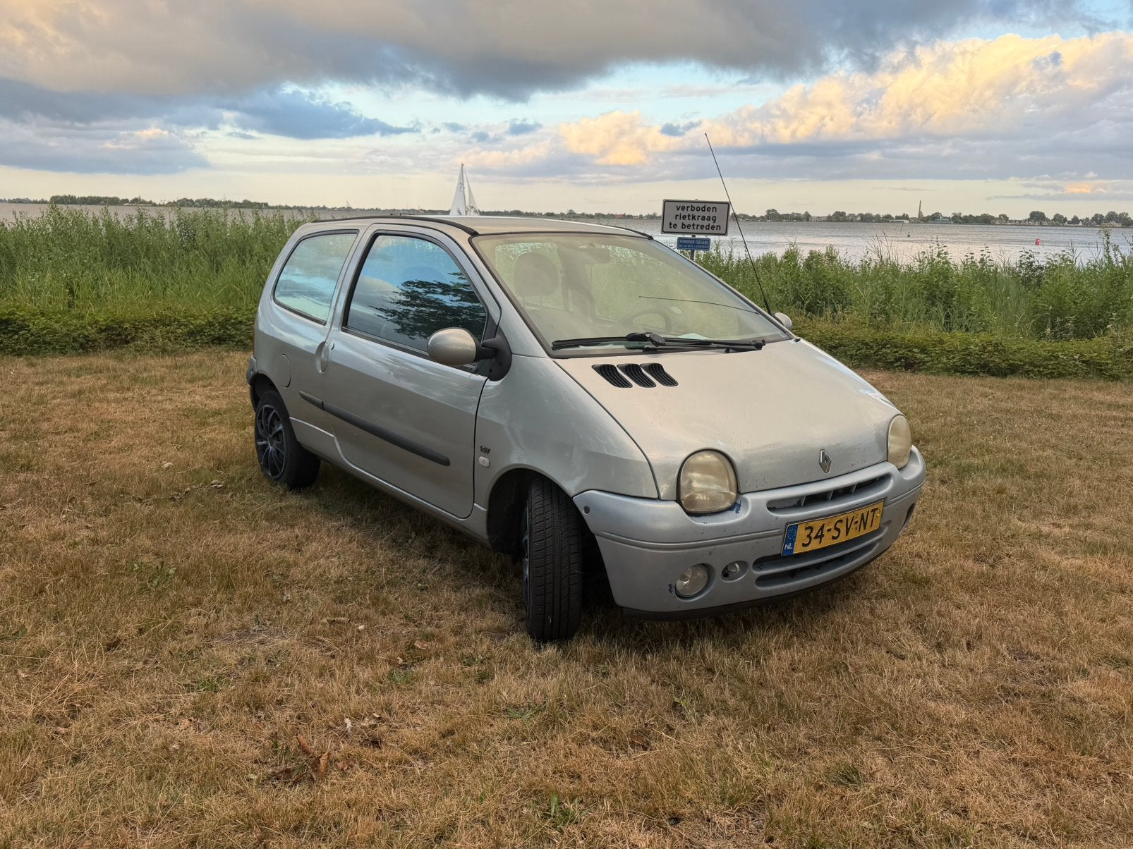 Renault Twingo 1.2 16V Priv Quickshift E4 2006 Grijs, Twingo, 600 kg, 4 cilinders, Origineel Nederlands
