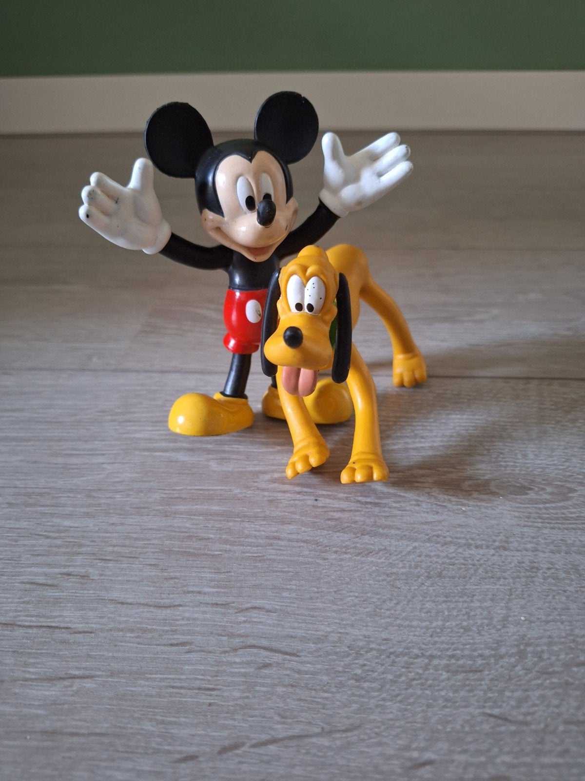 Mickey Mouse en Pluto beeldjes - Disney figuren, Ophalen of Verzenden, Mickey Mouse, Gebruikt, Beeldje of Figuurtje