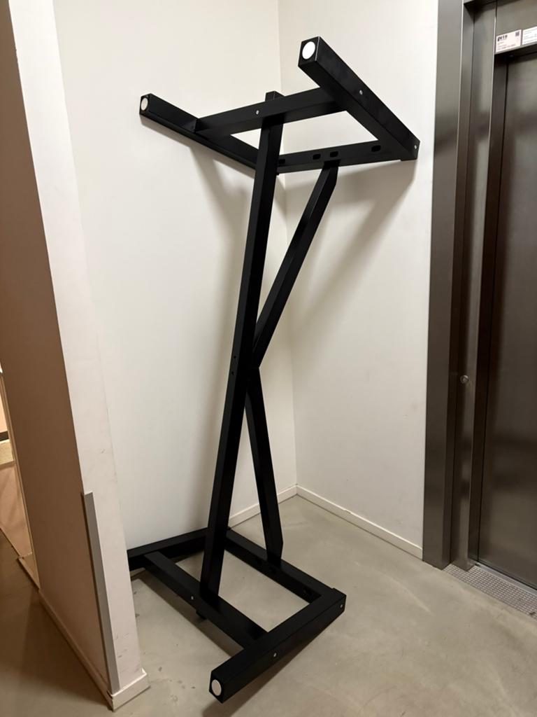 IKEA Skogsta Eettafel, Ophalen, 200 cm of meer, 50 tot 100 cm, Zo goed als nieuw