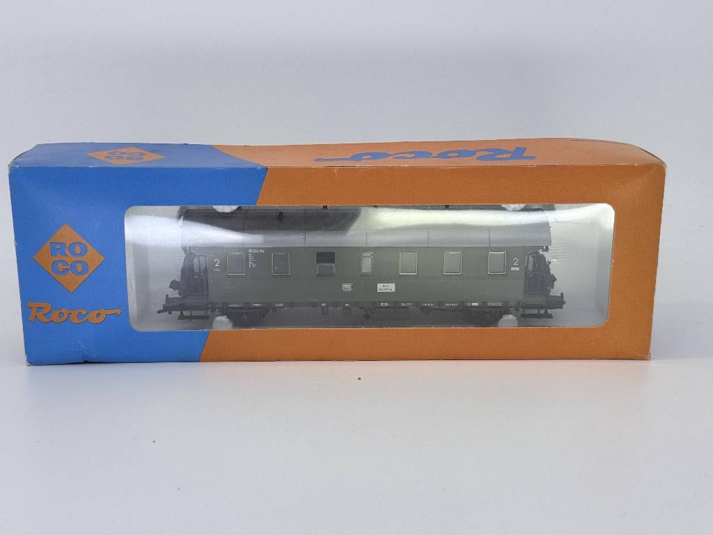 Roco 4201A - 2-assige 2e klas personenrijtuig, DB