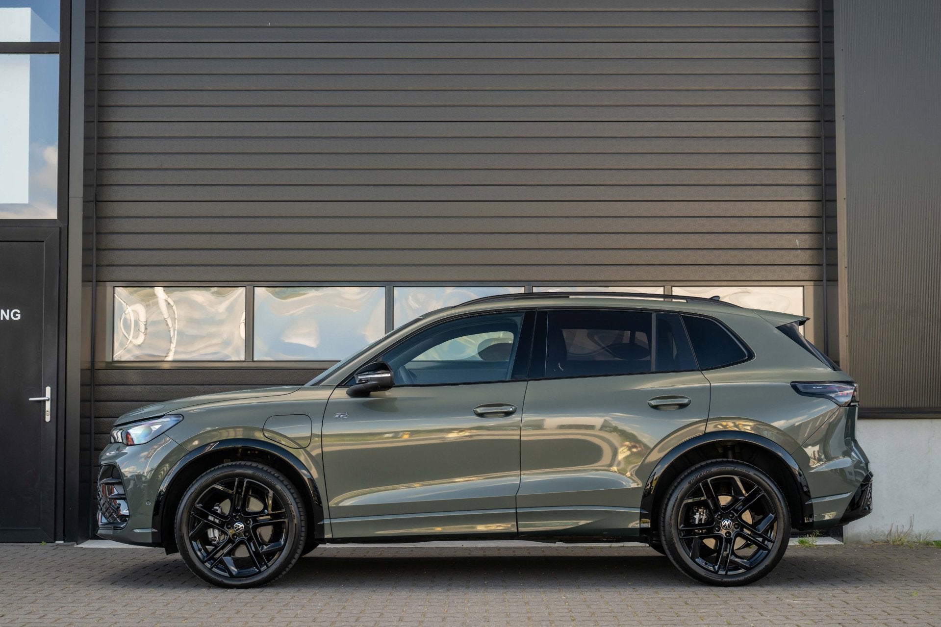 Volkswagen Tiguan 1.5 eHybrid R-Line|Vol|Massage|Pano|IQ|Tre, 4 cilinders, 2000 kg, Hybride Elektrisch/Benzine, 177 pk