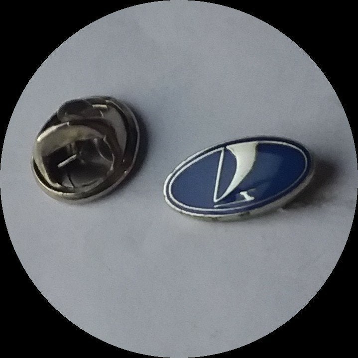 LADA pin, blauw ovaal, Ophalen of Verzenden, Zo goed als nieuw, Transport, Speldje of Pin