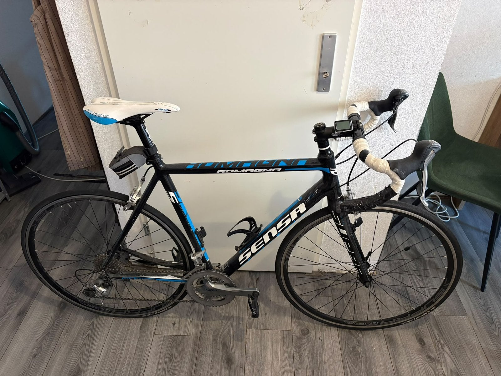 Foto 4 van Sensa Romagna Wielrenfiets