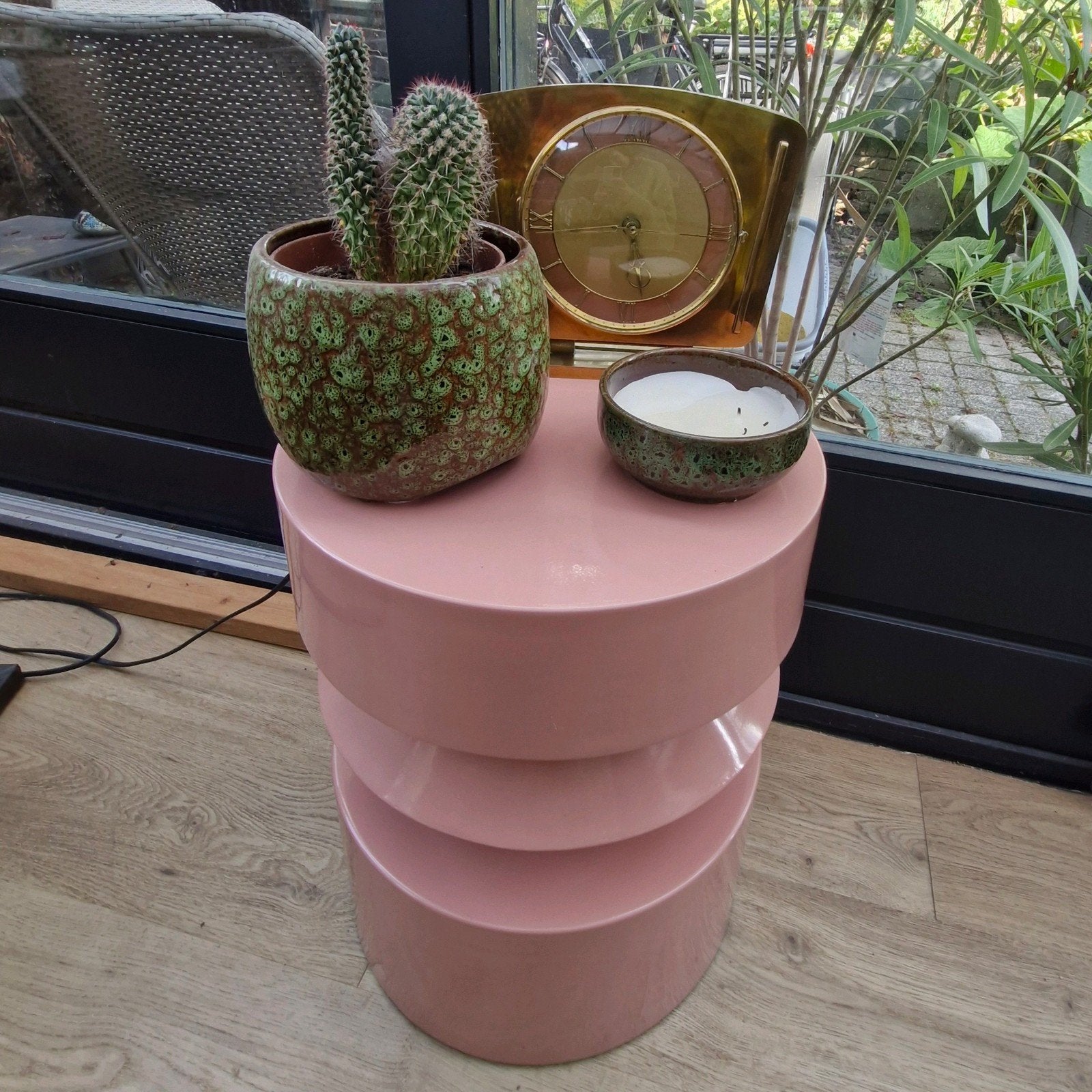 Roze bijzettafel Loods 5, Minder dan 55 cm, Metaal of Aluminium, Rond, Zo goed als nieuw