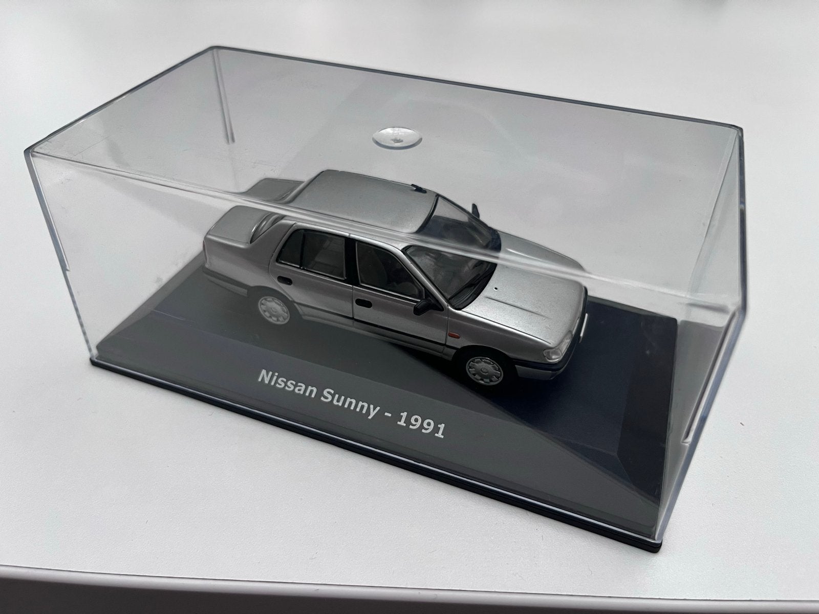 Nissan Sunny - 1991 modelauto schaalmodel, Ophalen of Verzenden, Zo goed als nieuw, Overige typen, Overige merken