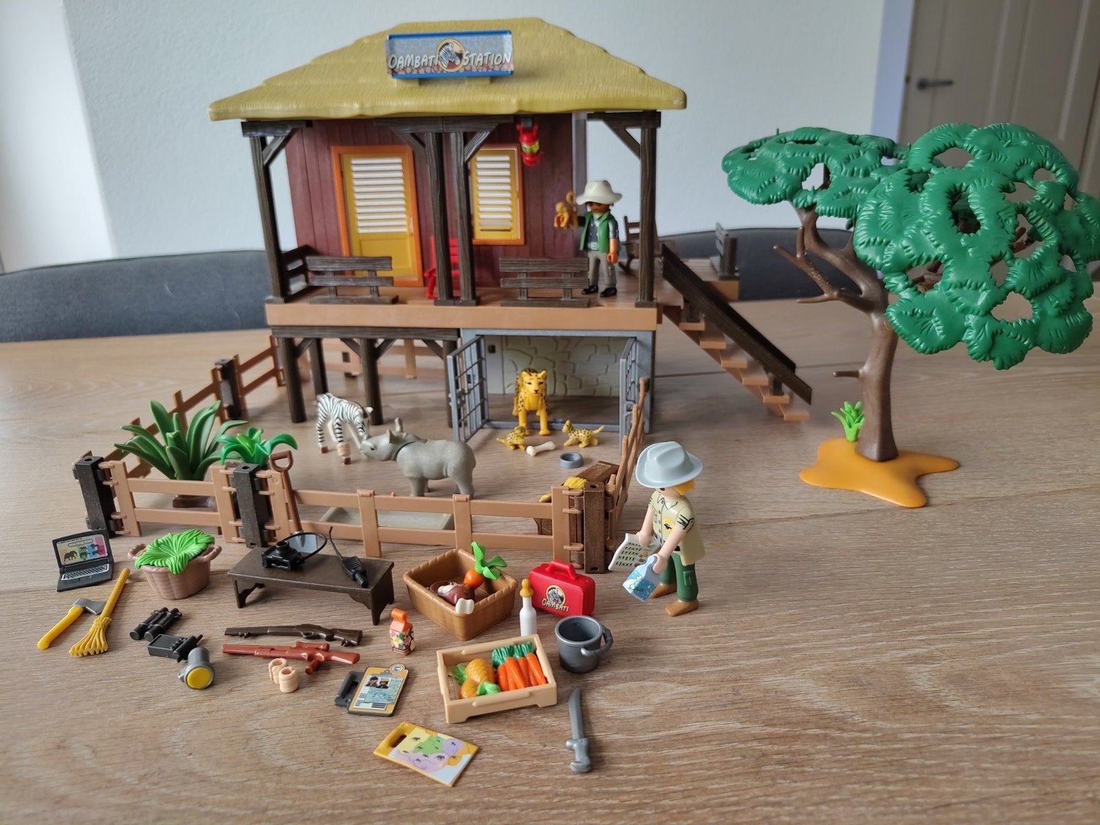 Playmobil Safari verzorgings station met dieren, Ophalen of Verzenden, Zo goed als nieuw