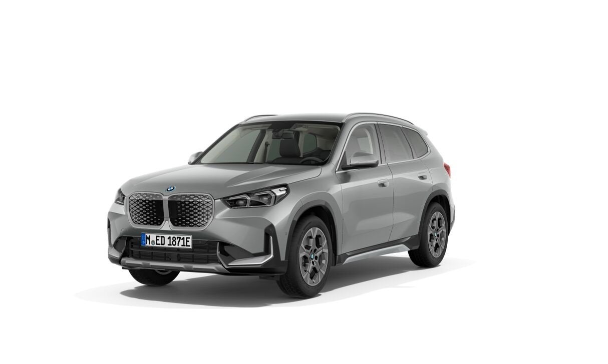 BMW iX1 eDrive20 Pure Edition (bj 2026, automaat), Leder, Nieuw, 204 pk, SUV of Terreinwagen