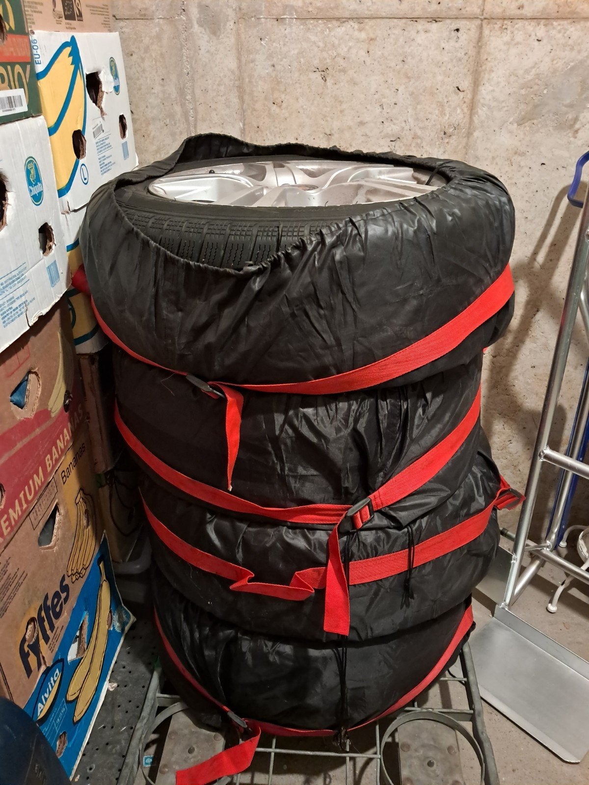 4 x Goodride winterbanden + velgen + hoezen 205/55/R16, Auto-onderdelen, Banden en Velgen, Ophalen, 16 inch, Banden en Velgen