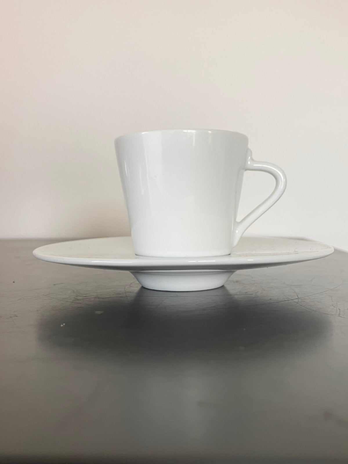 NESPRESSO espresso kopjes 3 x, Ophalen of Verzenden, Zo goed als nieuw, Overige stijlen, Kop(pen) en/of Schotel(s)