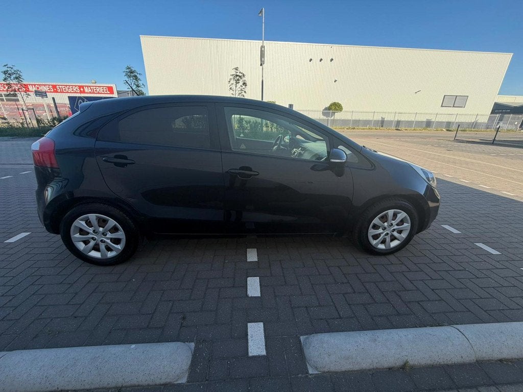 Kia Rio 1.1 CRDi Super Pack Airco Nieuwe APK, Auto's, Voorwielaandrijving, Euro 5, Gebruikt, Automatische klimaatregeling