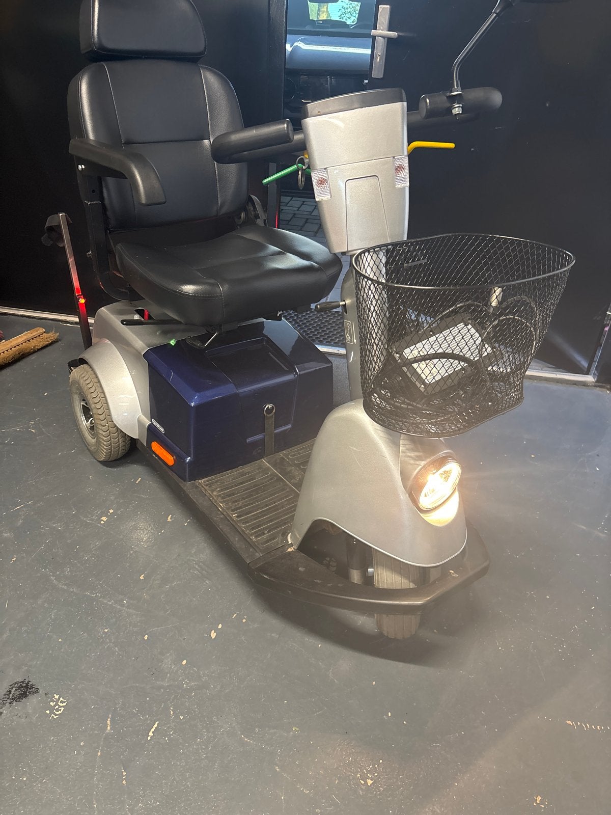Scootmobiel, Ophalen, Zo goed als nieuw, 15 km of minder, 16 km/u of meer