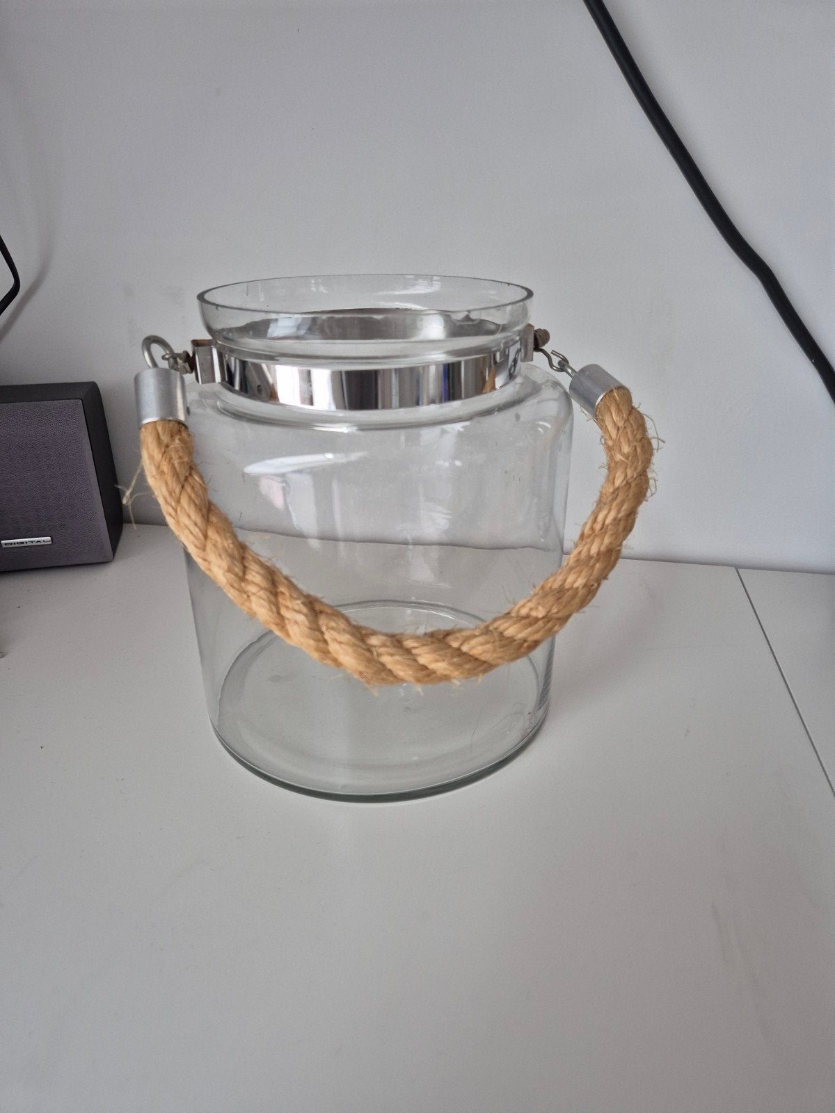 Glazen windlicht met touw handvat - 20 cm hoog, Meerkleurig, Ophalen of Verzenden, Glas, Landelijk