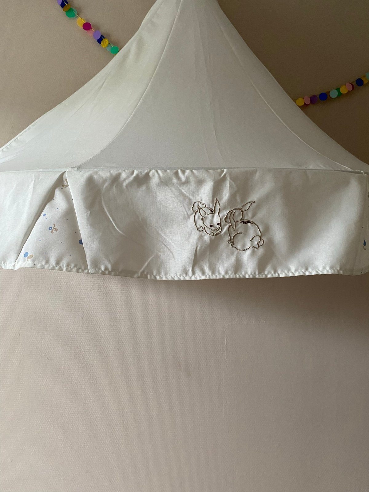 Ikea Hemel voor boven bedje - Wit met konijntjes, Kinderen en Baby's, Ophalen of Verzenden, Zo goed als nieuw, Wit, Ophangbaar