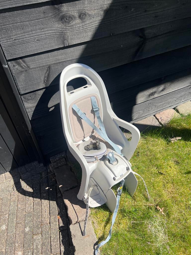 Gebruikt fietsstoeltje voor achterop, inclusief gordel, Ophalen, Achterzitje, 9 t/m 18 kg, Gebruikt