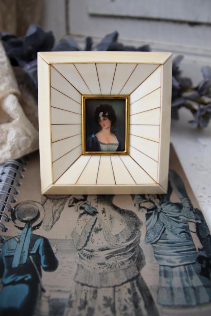 Miniatuur portret gesigneerd in ivoor omlijsting 'PiFrance', Antiek en Kunst, Ophalen of Verzenden