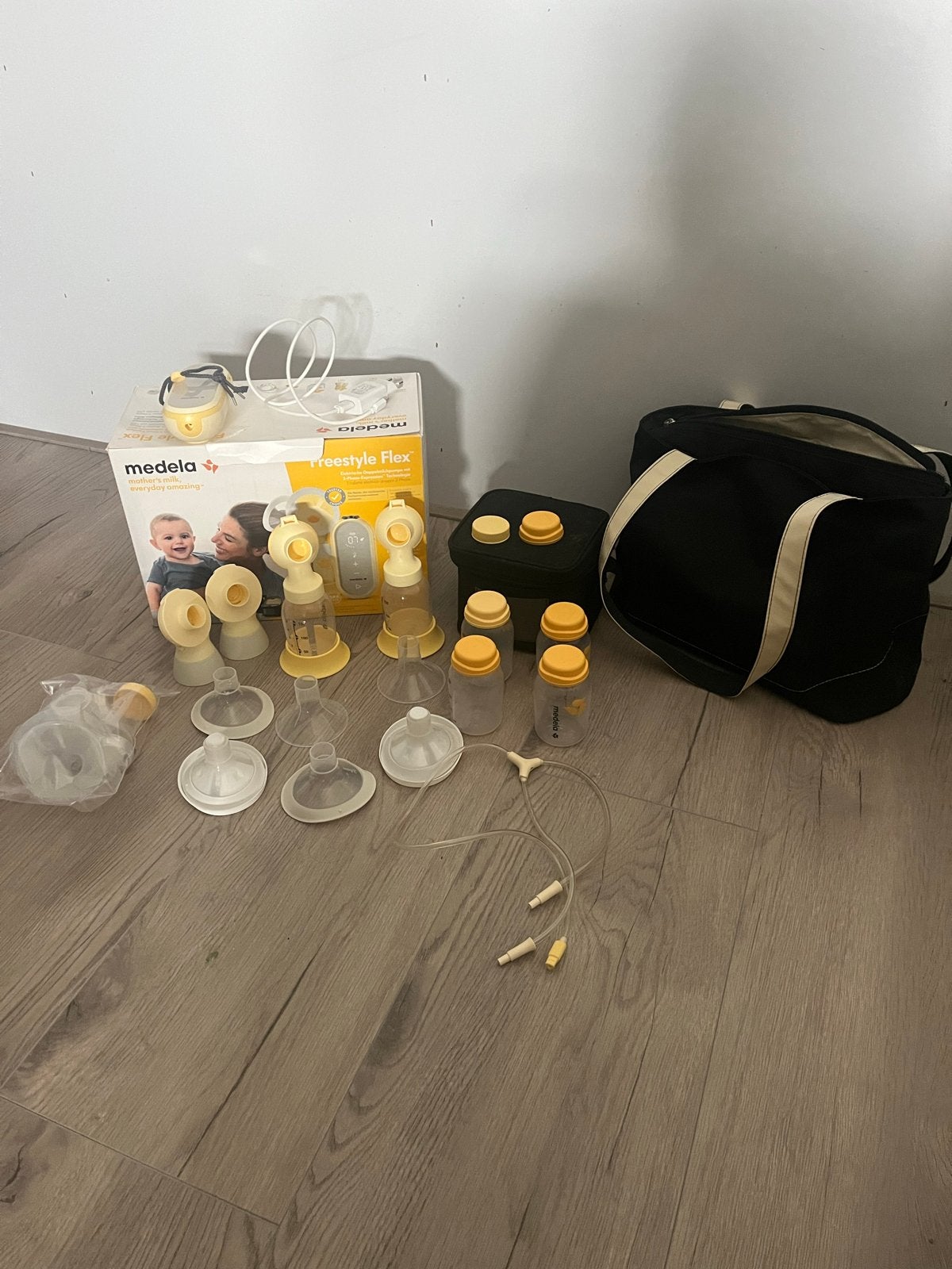 Medela Freestyle Flex Dubbele Borstkolf met accessoires, Ophalen, Gebruikt, Medela, Borstkolf