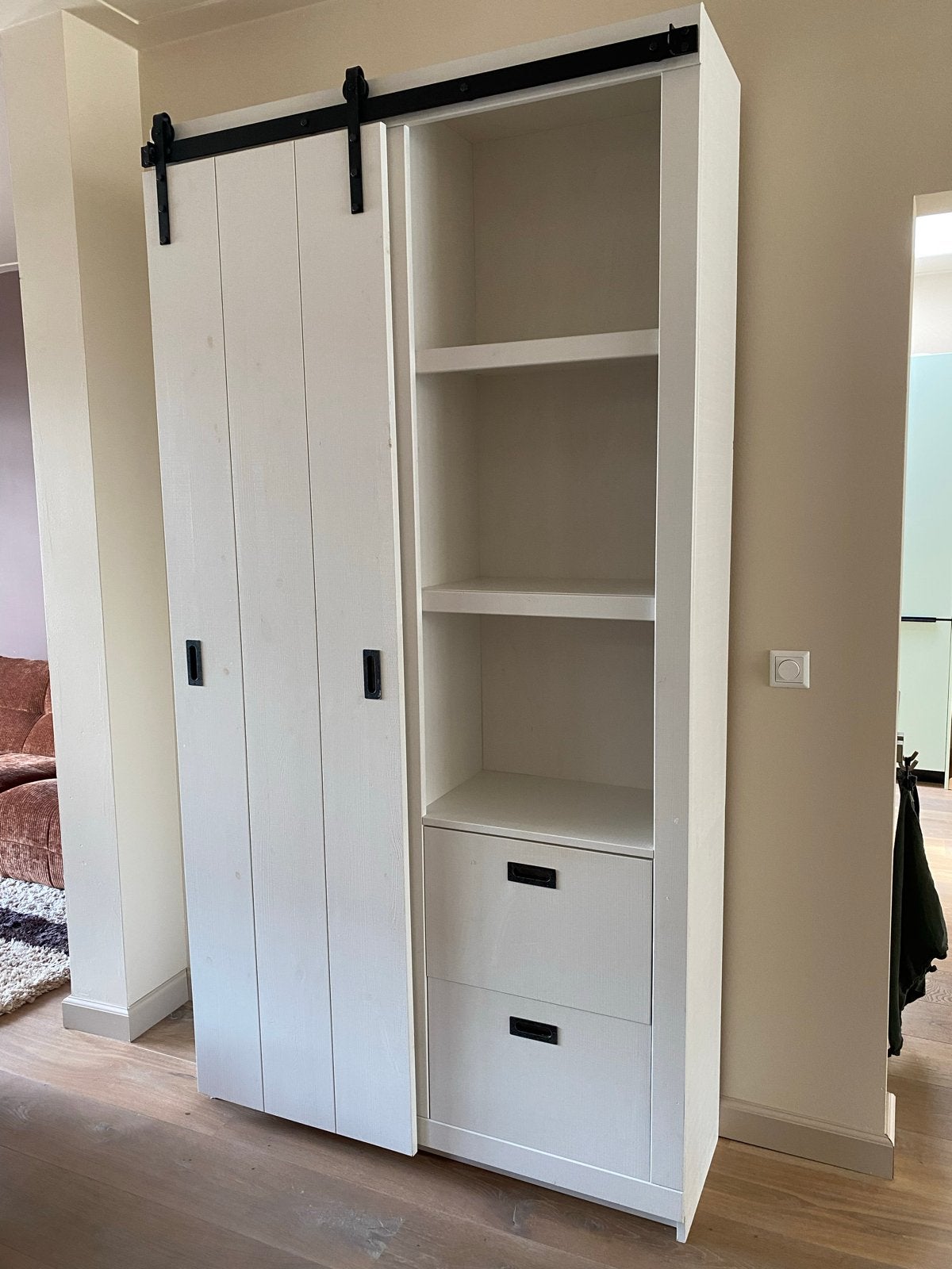 Woood Barn kast met schuifdeur - 230x122x37 cm, Huis en Inrichting, Ophalen, 100 tot 150 cm, 200 cm of meer, Zo goed als nieuw