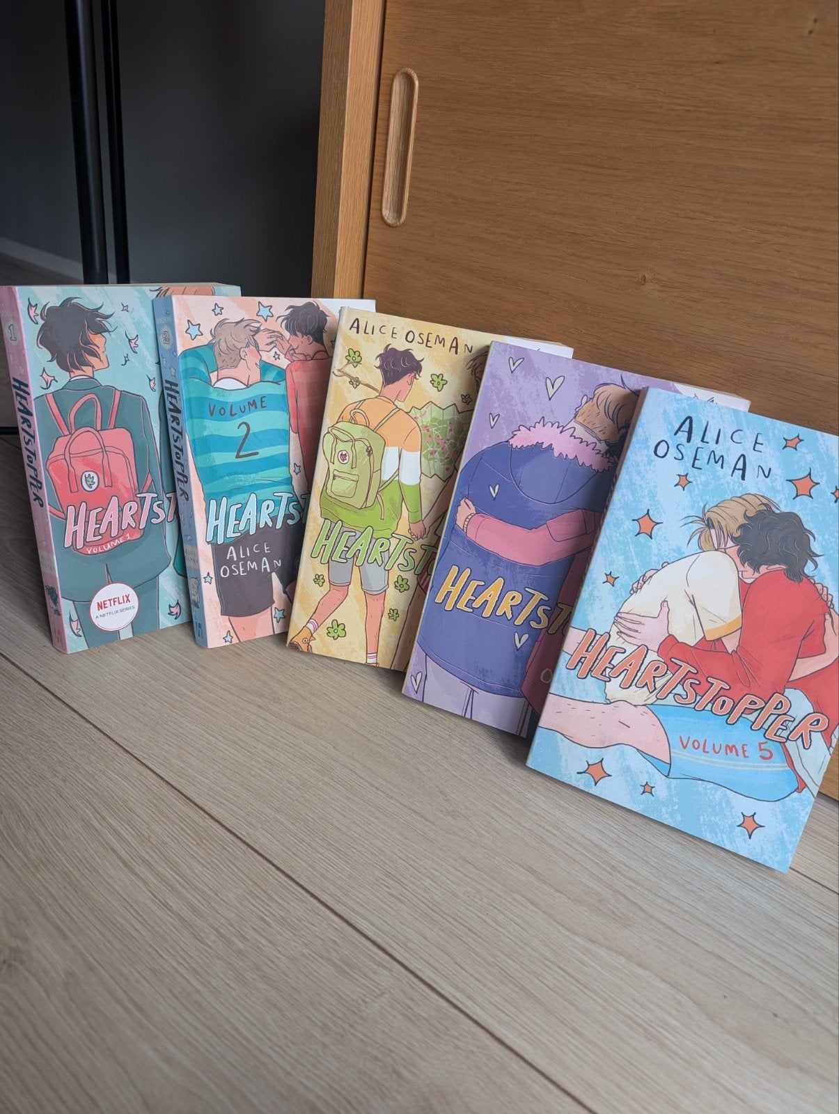Heartstopper deel 1 t/m 5 Engels, Boeken, Meerdere stripboeken, Ophalen of Verzenden, Zo goed als nieuw, Alice Oseman