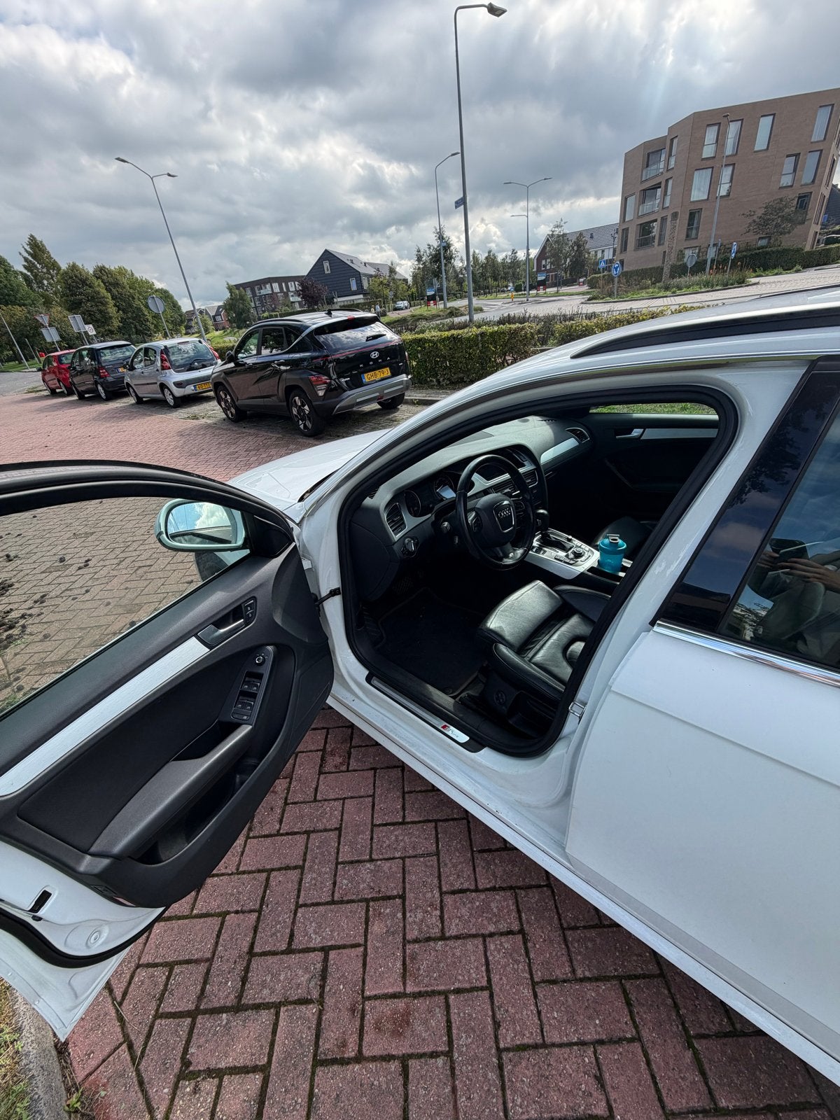 Foto 6 van Audi A4 2.7 TDI 140KW Avant Multitronic 2010 Wit