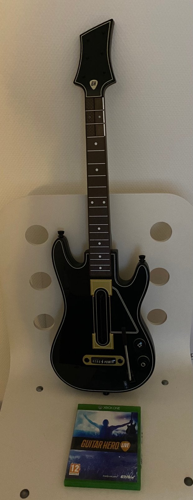 Xbox One Guitar Hero Live met gitaar, Ophalen, Muziek, 1 speler, Zo goed als nieuw