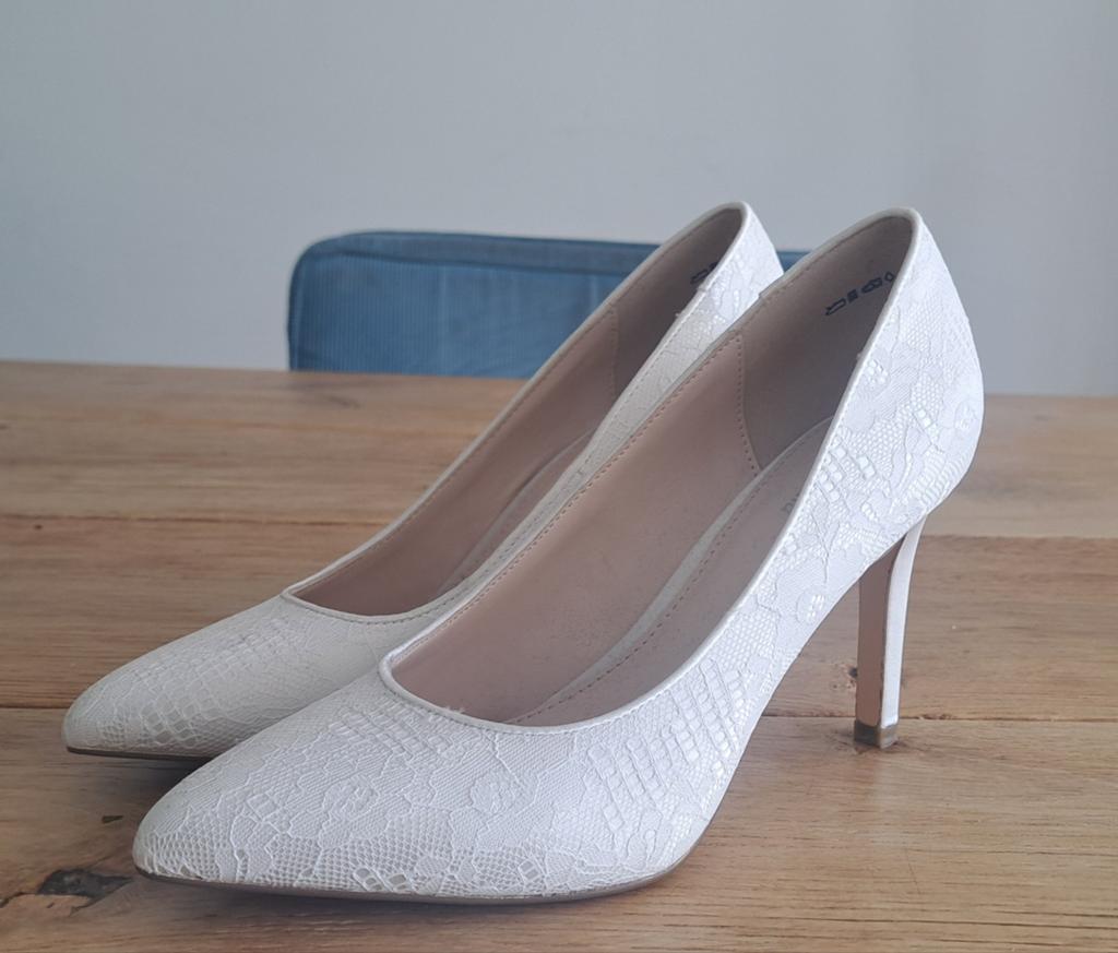 Elegante witte pumps - nieuw maat 38, Ophalen, Pumps, Wit, Zo goed als nieuw