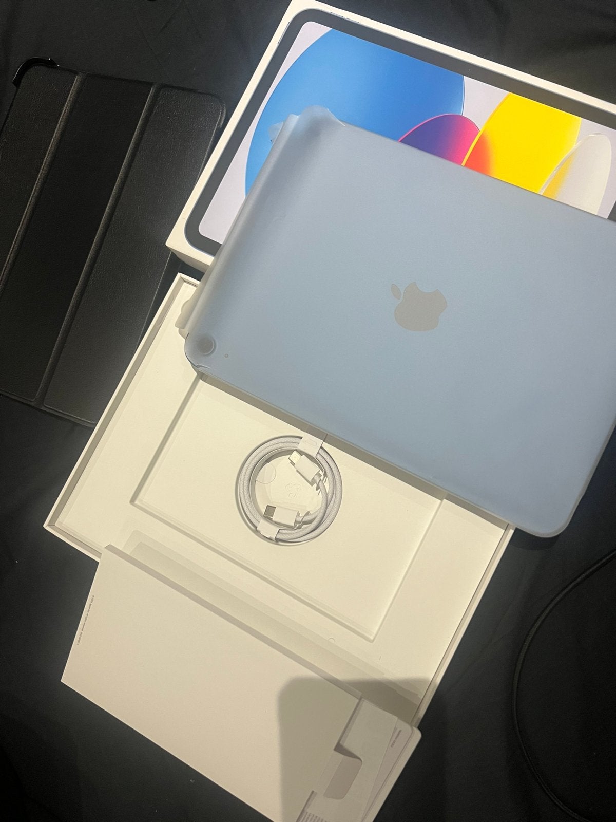Zo Goed als NIEUW! ipad a16 blauw doos gratis hoes geen kras, Computers en Software, Apple iPads, Ophalen of Verzenden, Zo goed als nieuw