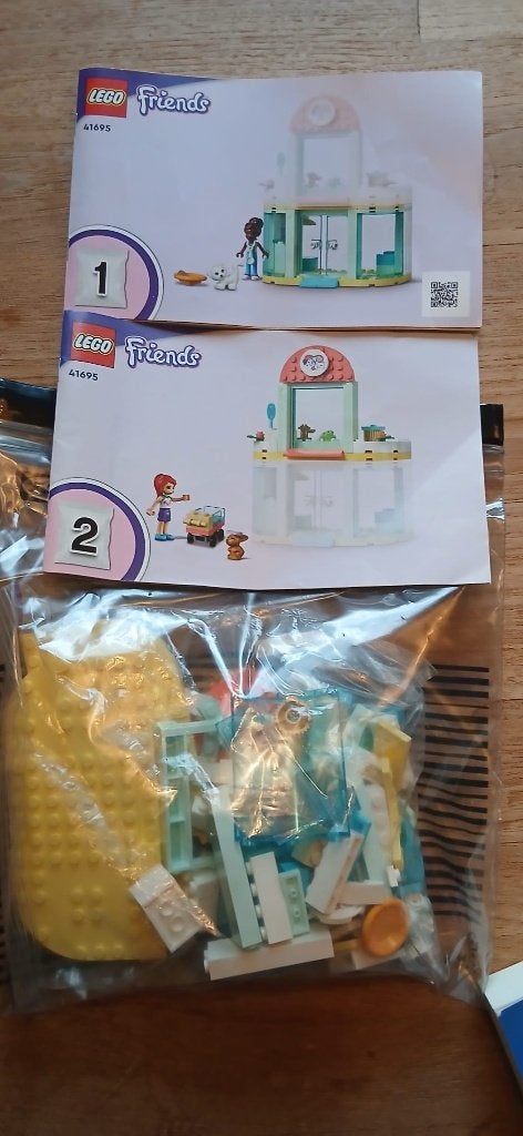 LEGO Friends Dierenkliniek 41695, Ophalen of Verzenden, Zo goed als nieuw, Inclusief instructies, Lego