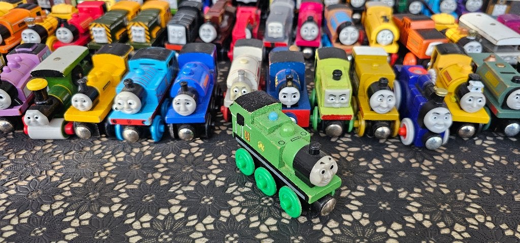 Thomas de trein Hout Oliver, Ophalen of Verzenden, Zo goed als nieuw