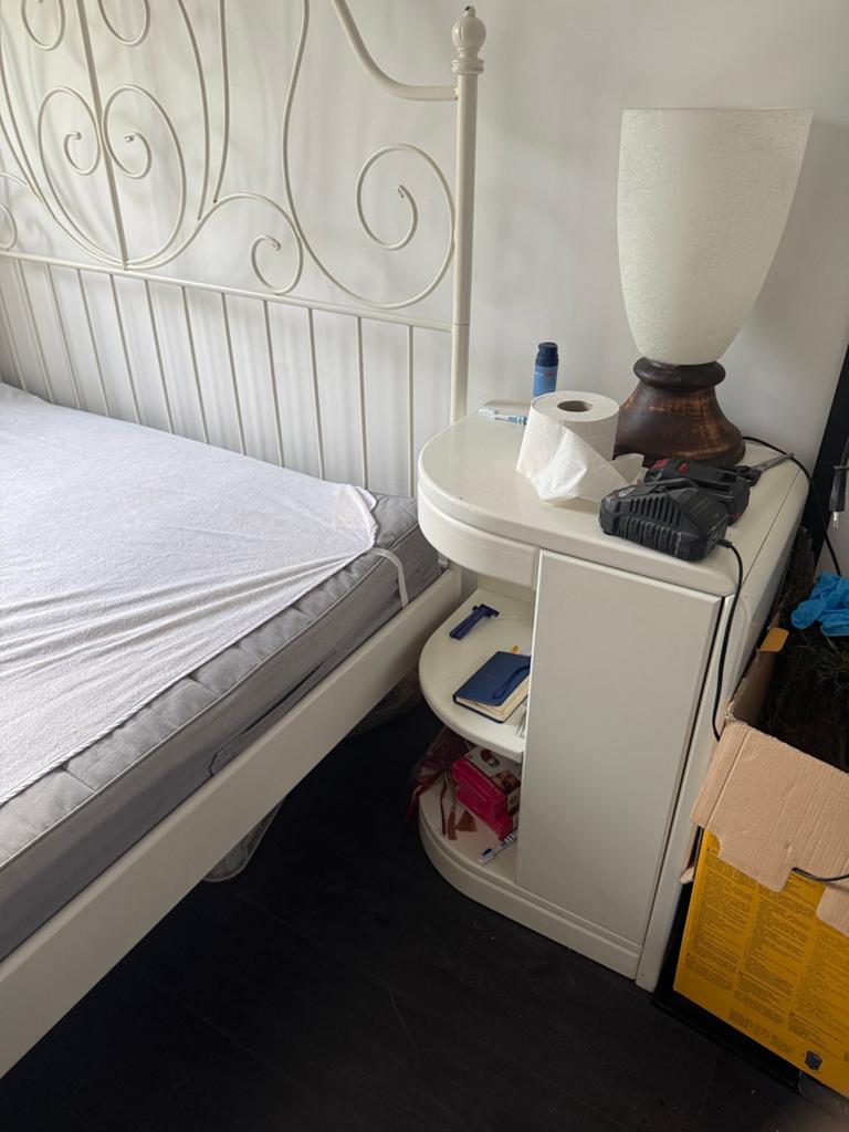 Te koop  Ikea bed 160 bij 2 meter met matras en nachtkastje, Gebruikt, Wit, Tweepersoons, Ophalen of Verzenden