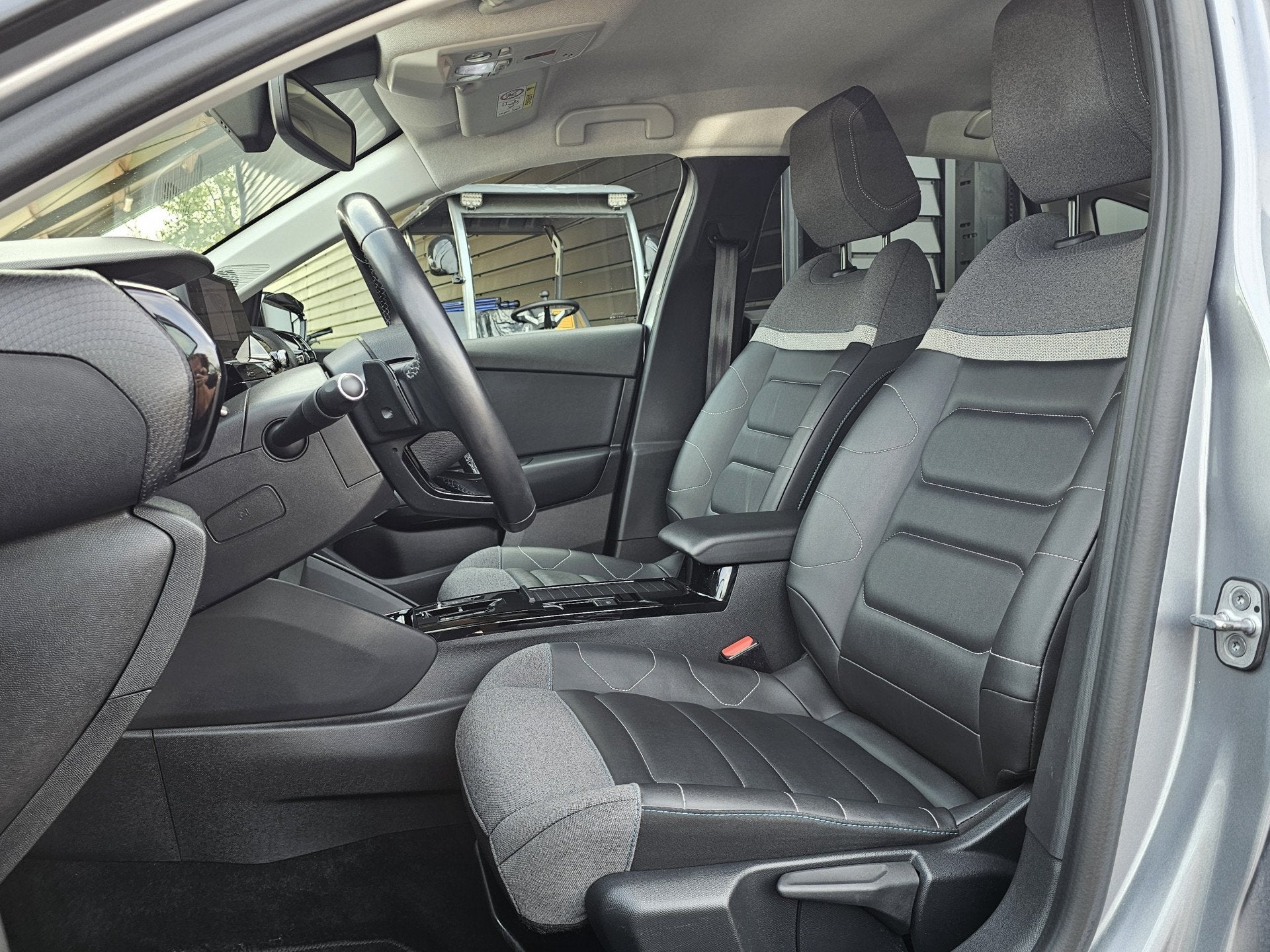 Citroën C4 1.2 Puretech Shine | Automaat | LED | Trekhaak |, Auto's, Automatische klimaatregeling, Gebruikt, Euro 6, 1199 cc