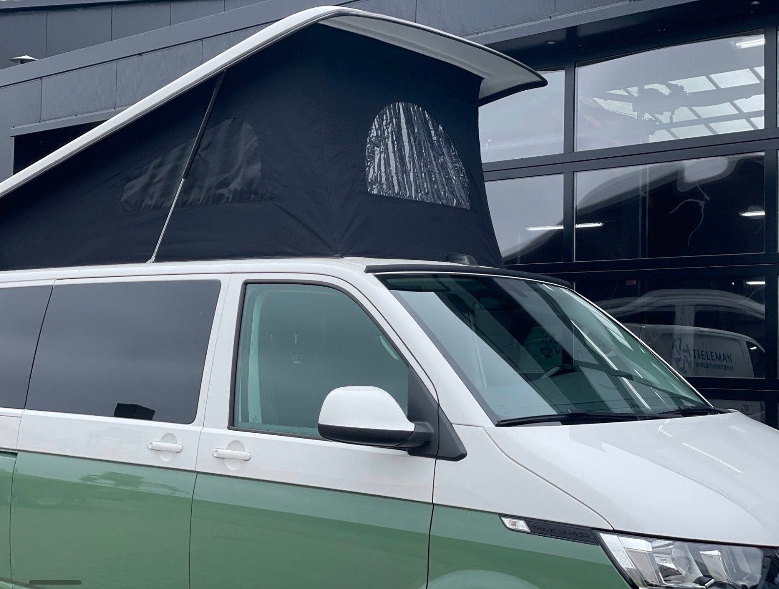 VW Transporter T6 Camper 2020 - Offgrid!, Overige merken, Vast bed, Omvormer of Lader, Tot en met 3