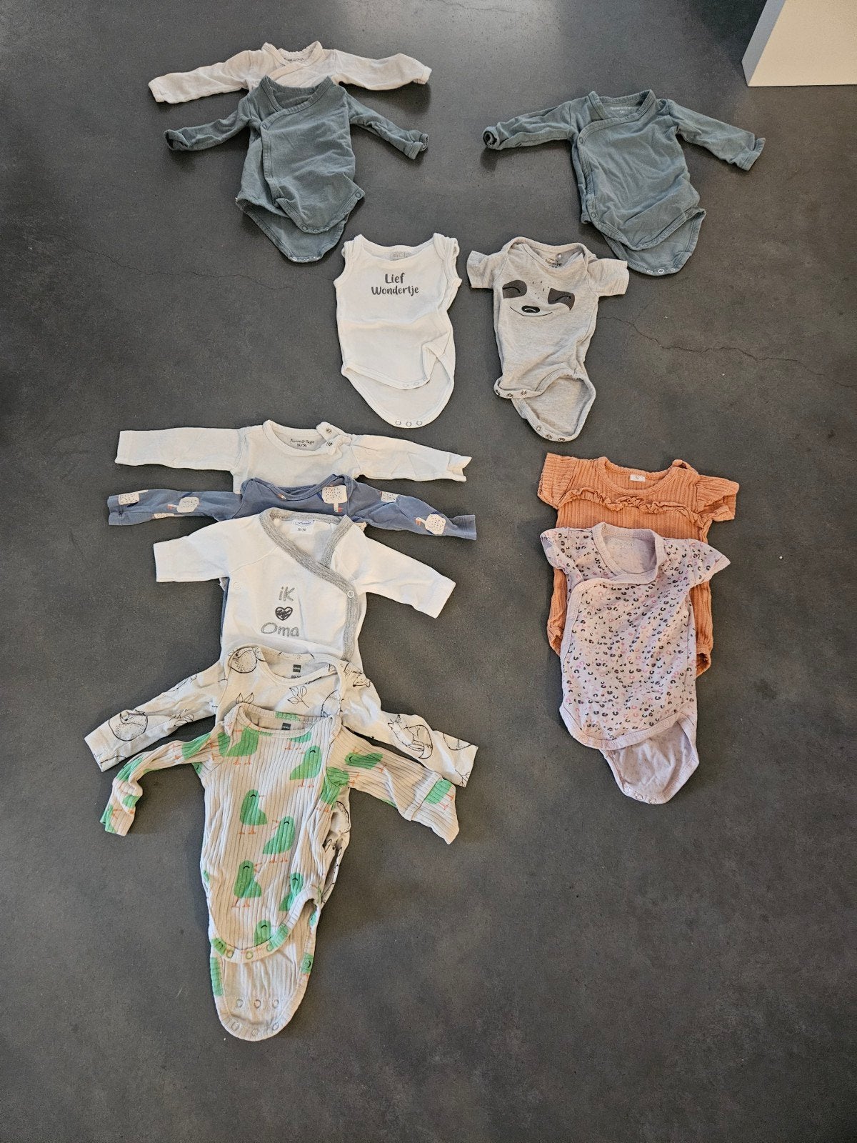 rompers en kleding maat 50/56, Kinderen en Baby's, Babykleding | Maat 50, Ophalen, Gebruikt, Meisje, Truitje of Vestje