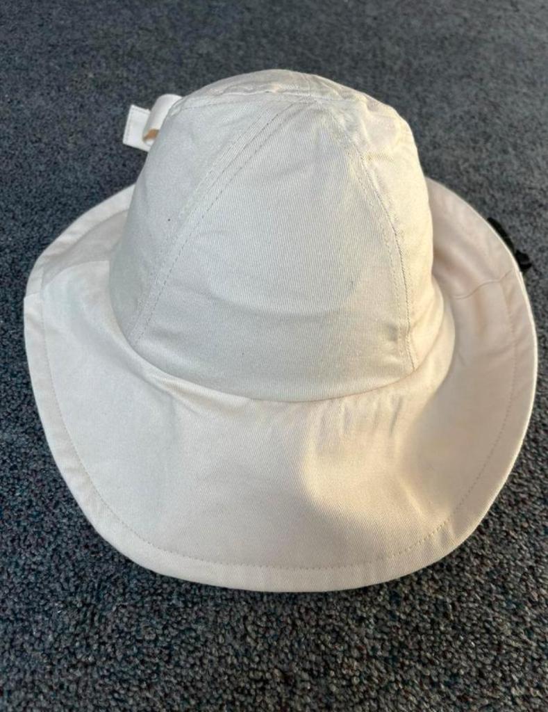 Fietshoed / Zonnehoed crème met enige valbescherming, Kleding | Dames, Hoeden en Petten, Ophalen of Verzenden, Nieuw, One size fits all