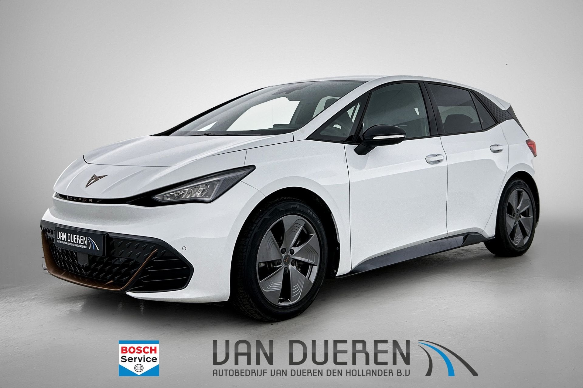 CUPRA Born Essential 62 kWh SOH 92% CarPlay, Stoel en stuur, 34 min, Gebruikt, 375 min, Wit