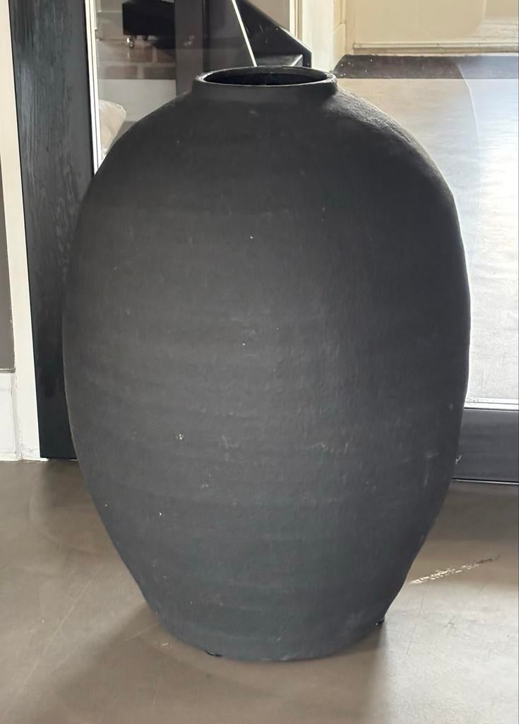 Grote donkerbruine aardewerk vaas - 52 cm hoog, Ophalen, Gebruikt, Overige kleuren, 50 tot 75 cm