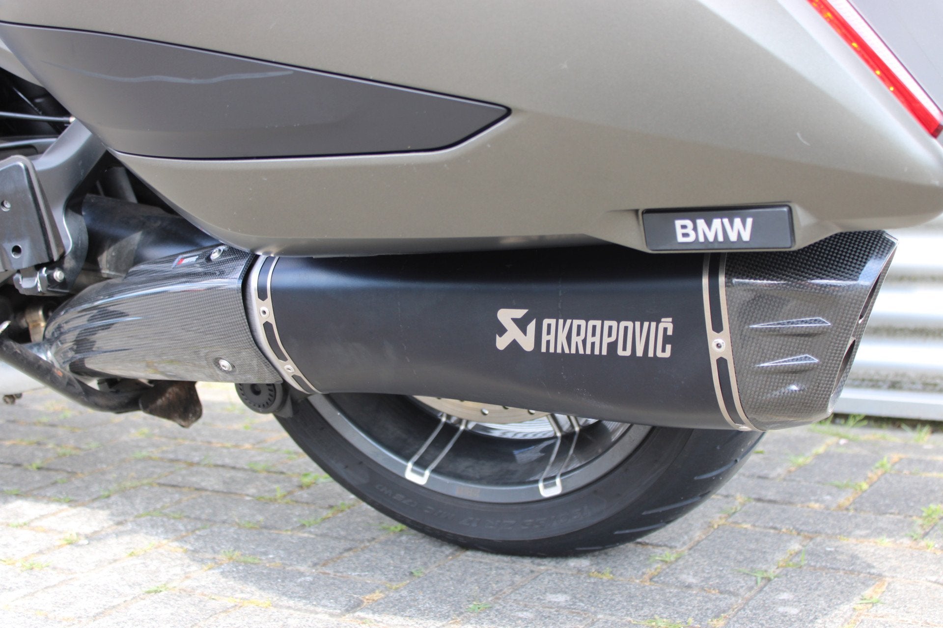 BMW K 1600 B |Akrapovic |Topkoffer |BTW motor (bj 2022), Motoren, Motoren | BMW, Verkoop.motorrad@oostland-enschede.nl, Spaansland 10
7543BG  ENSCHEDE, NL