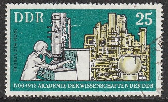 DDR 1975 2063 Microscoop, Gest, Postzegels en Munten, Ophalen of Verzenden, DDR, Gestempeld