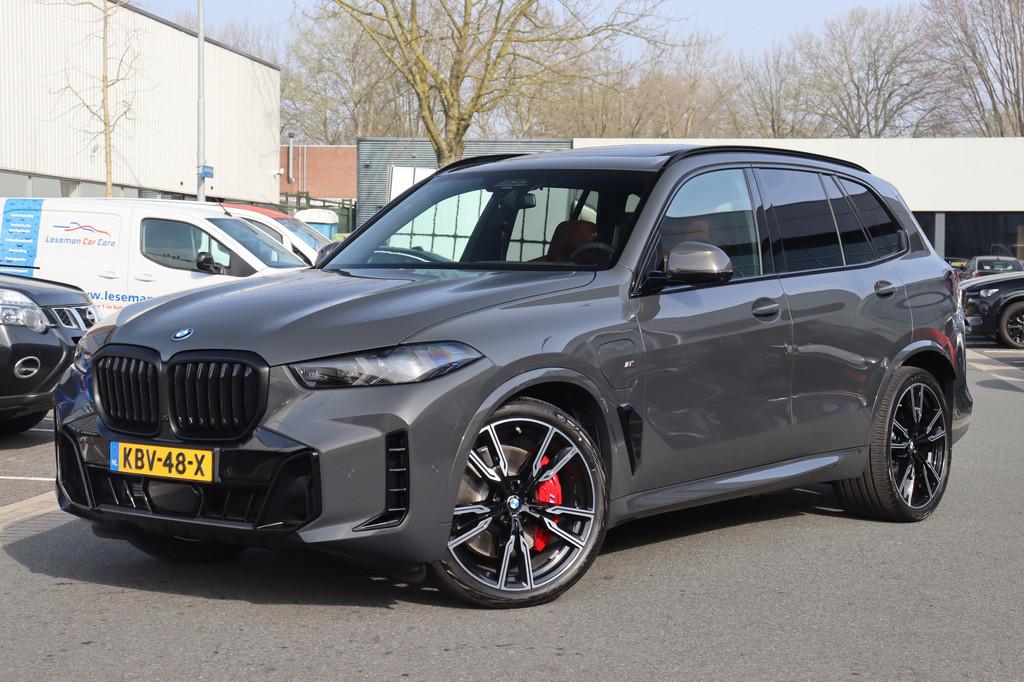 BMW X5 xDrive50e High Executive M Sport Automaat / Panoramad, Stoelverwarming, 2395 kg, Met garantie (alle), Vierwielaandrijving