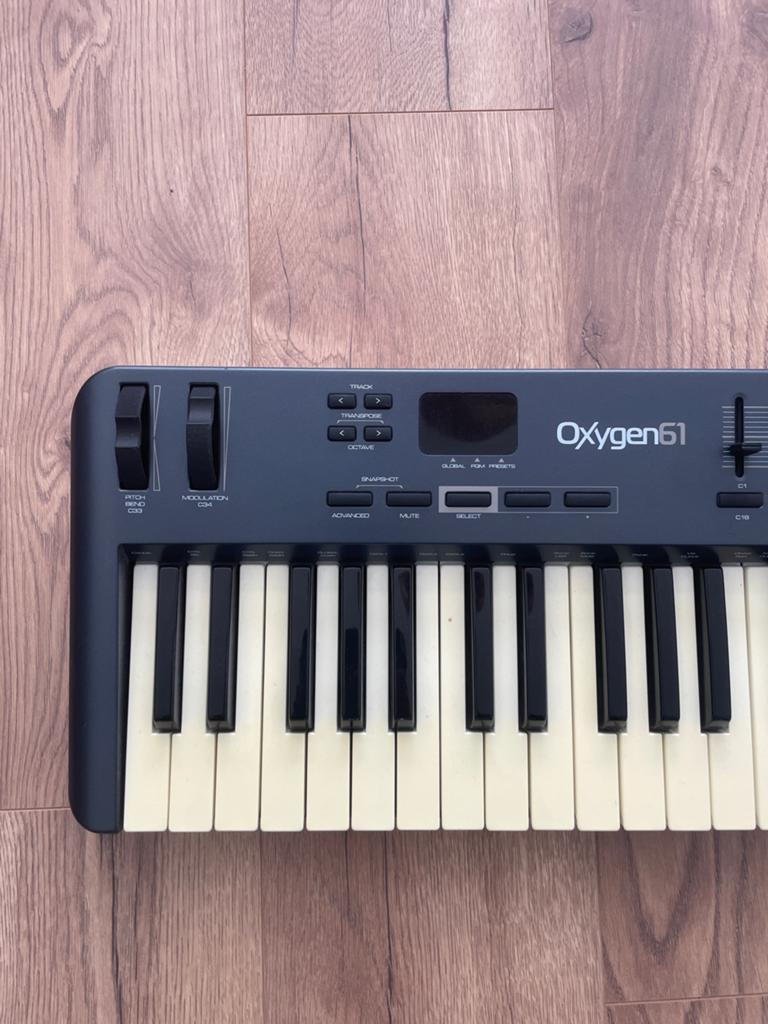 M-Audio Oxygen 61 MIDI Keyboard Controller, Ophalen, Zo goed als nieuw