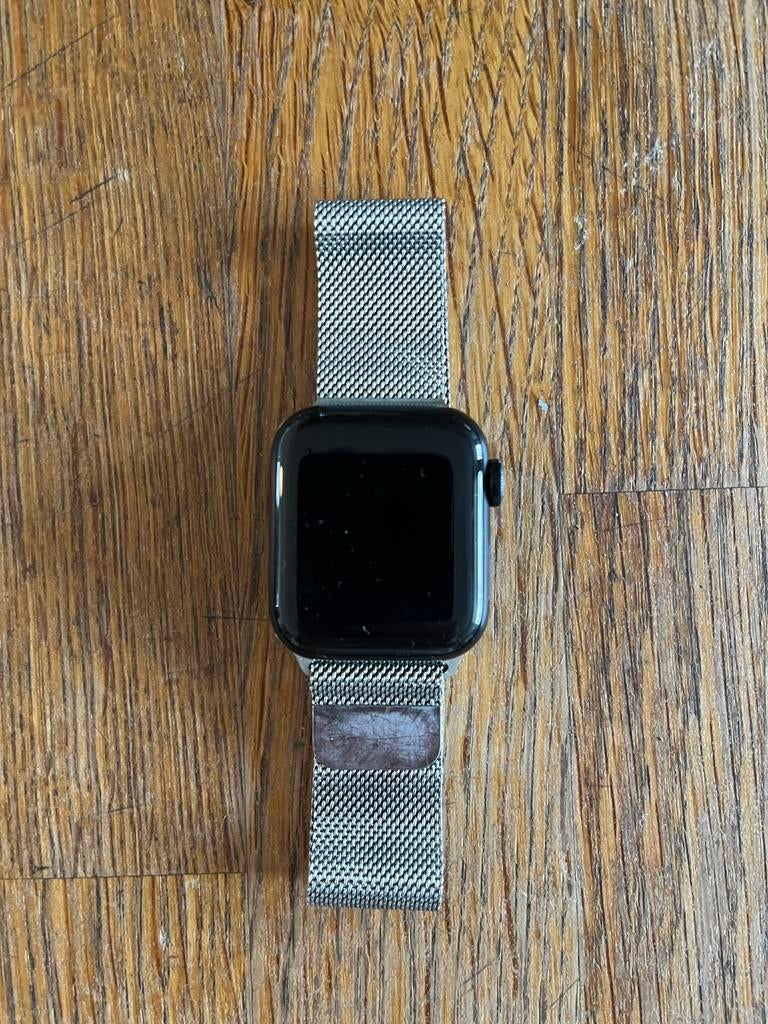Apple Watch SE 2022 Zilver met Milanees bandje met garantie, Afstand, IOS, Ophalen of Verzenden, Zo goed als nieuw
