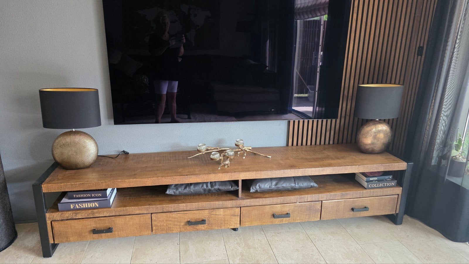 Mango dressoir 250 breed 45 diep, Huis en Inrichting, Kasten | Televisiemeubels, Ophalen, Zo goed als nieuw, 200 cm of meer, Minder dan 100 cm